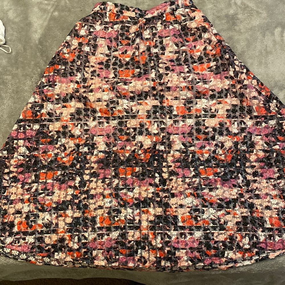 Floral skirt with pockets